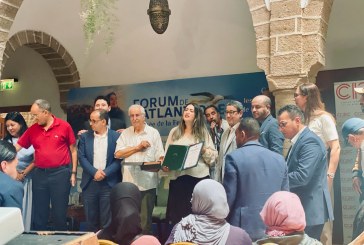 منظمة APEFE تكرّم الأستاذة خلود كاهيم بجامعة القاضي عياض تقديراً لإسهاماتها المتميزة في العمل المناخي والتنمية الترابية المستدامة وتمكين المرأة