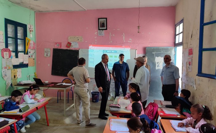 هل تنفض زيارة المدير الإقليمي لوزارة التربية غبار التهميش الطويل عن مركزية مدارس بني عمار زرهون وملحقاتها؟